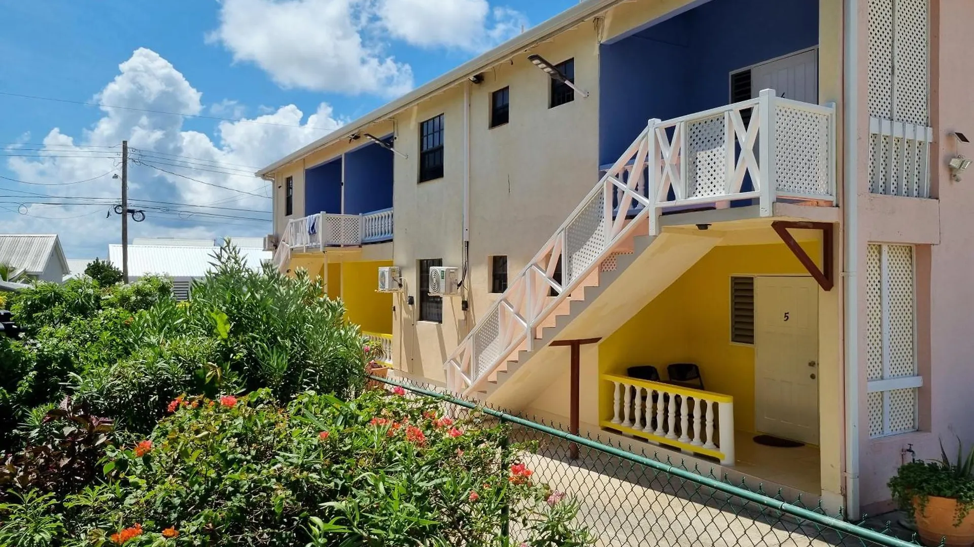 Coastal View7 Apt #3 Christ Church